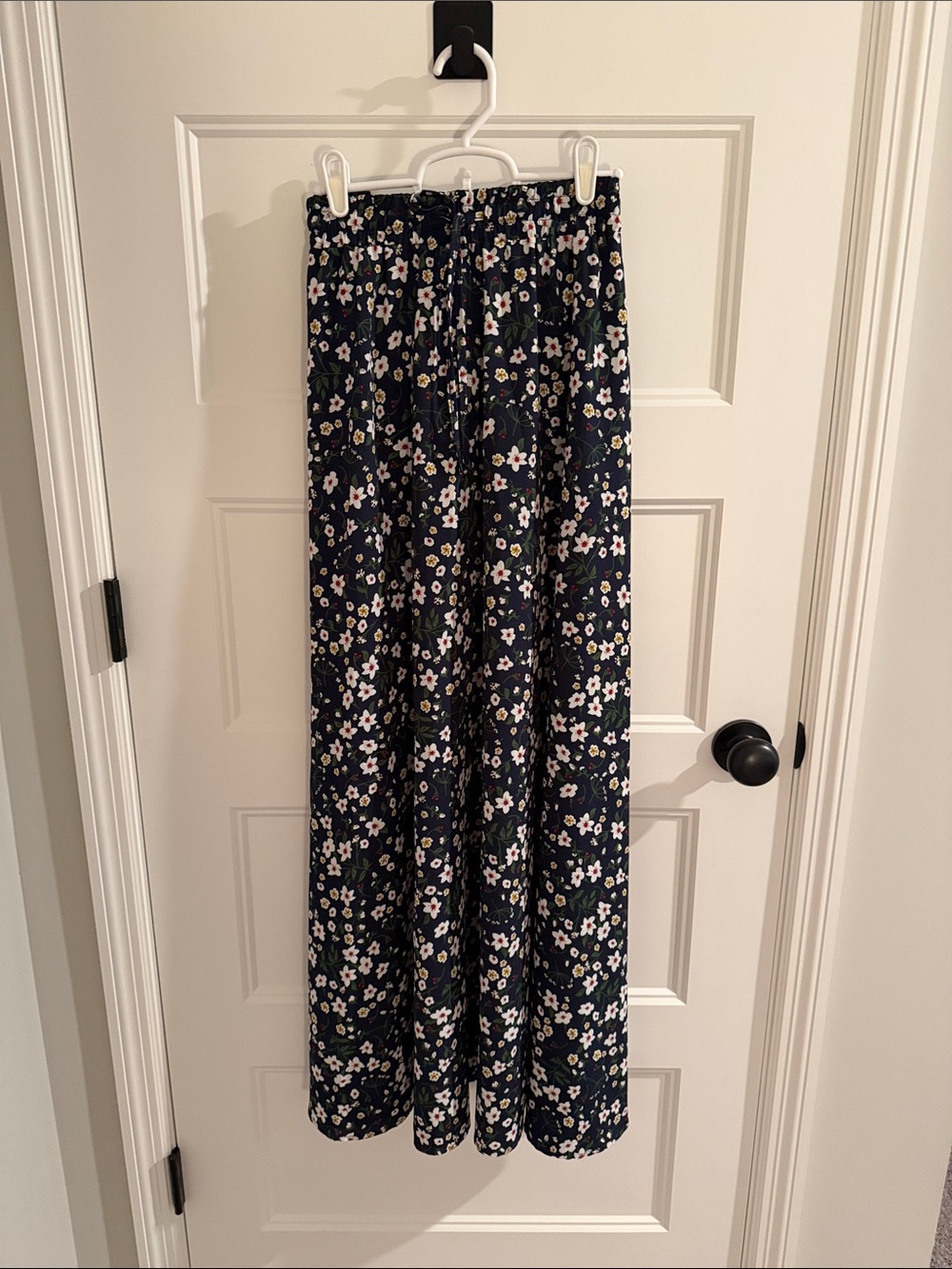 BLUETIME Floral Maxi Skirt w
Elastic Waist